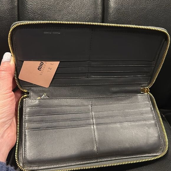 Miu Miu Gray Croc-Embossed Wallet - Picture 2 of 6